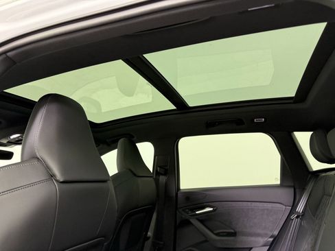 New 2025 Audi SQ6 e-tron Premium image 15