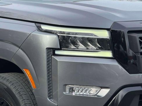 Used 2023 Nissan Frontier SV w/ Midnight Edition Package image 7