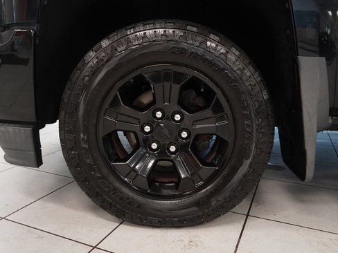 Used 2017 Chevrolet Silverado 1500 LTZ Z71 w/ Midnight Edition AWD/4WD image 15