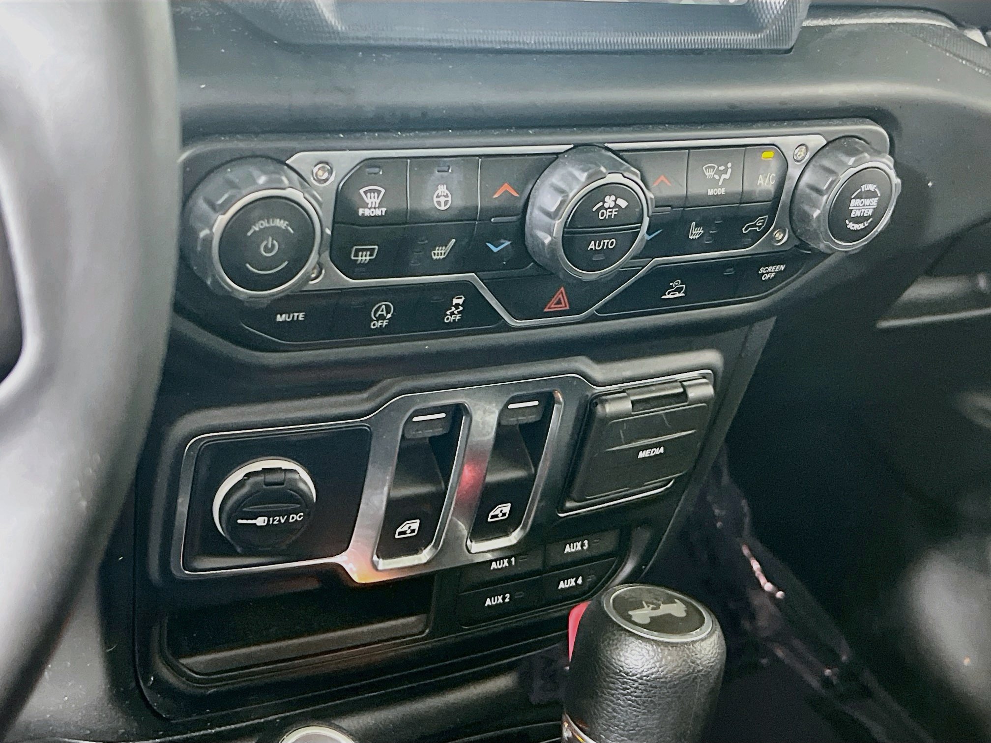 Used 2023 Jeep Wrangler Sport AWD/4WD image 16