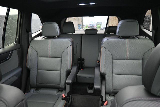 Used 2026 GMC Acadia AT4 w/ Super Cruise Package AWD/4WD image 37