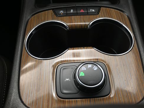 Certified 2023 GMC Acadia SLE image 74