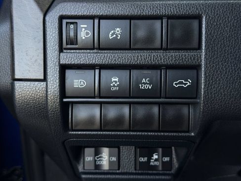 Used 2025 Toyota Tacoma Limited AWD/4WD image 23