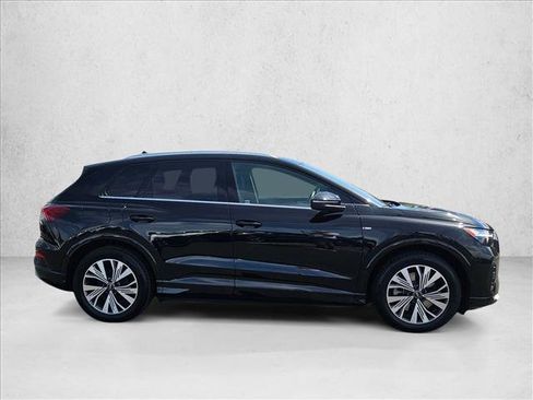 Used 2023 Audi Q4 e-tron Premium Plus w/ Premium Plus RWD image 4
