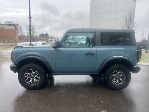 Used 2023 Ford Bronco Badlands image 8
