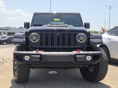 Used 2026 Jeep Wrangler Rubicon AWD/4WD image 3