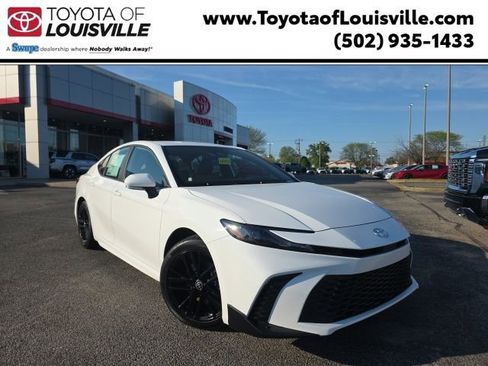 New 2026 Toyota Camry SE FWD image 1