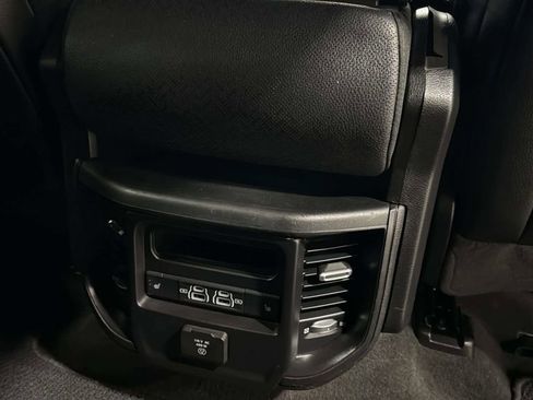 Used 2023 RAM 1500 Laramie AWD/4WD image 15