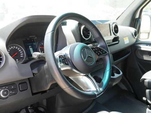 Used 2025 Mercedes-Benz Sprinter 2500 image 13