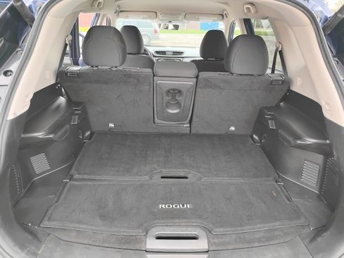 Used 2018 Nissan Rogue SV w/ Premium Package AWD/4WD image 7