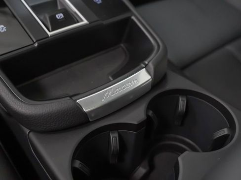 Certified 2025 Porsche Macan Turbo image 34