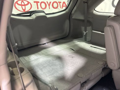 Used 2016 Toyota Highlander XLE image 19