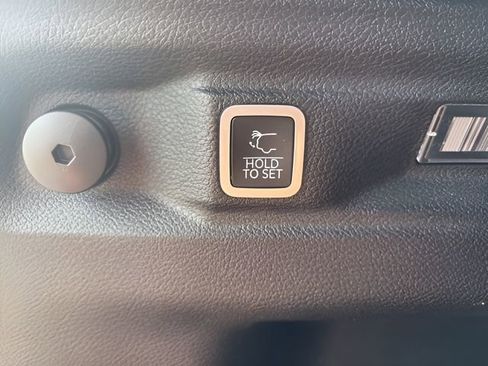 Used 2024 Jeep Grand Cherokee L Limited w/ Luxury Tech Group II image 38