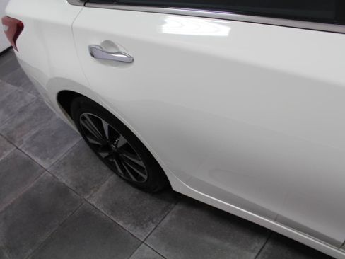 Used 2018 Nissan Altima 2.5 SV FWD image 35