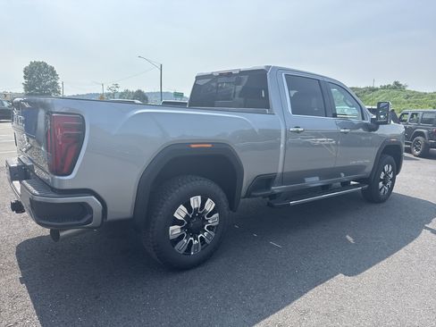 New 2026 GMC Sierra 2500 Denali w/ Denali Reserve Package AWD/4WD image 3