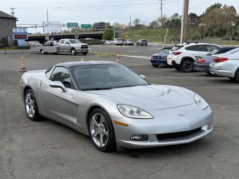 Used 2008 Chevrolet Corvette Base 2dr Coupe w/ Preferred Equipment Group image 2