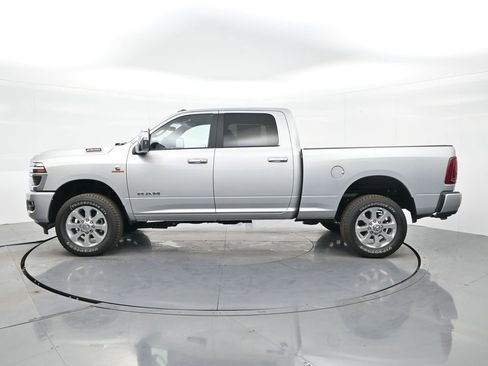 New 2026 RAM 2500 Laramie AWD/4WD image 10