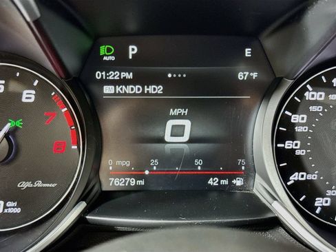Used 2018 Alfa Romeo Giulia Quadrifoglio w/ Driver Assist Dynamic Package RWD image 24