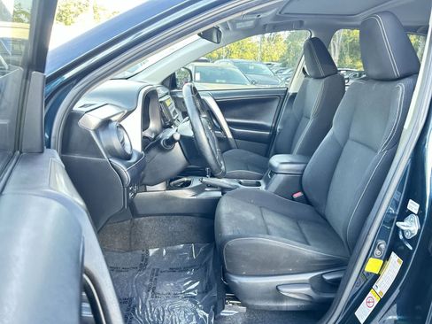 Used 2018 Toyota RAV4 XLE FWD image 11