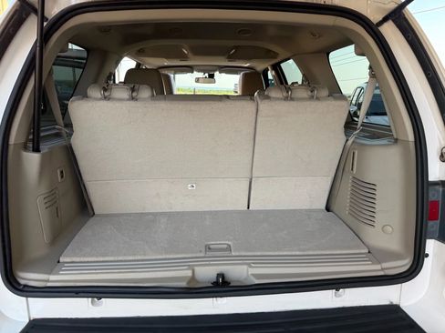 Used 2016 Lincoln Navigator Select image 23