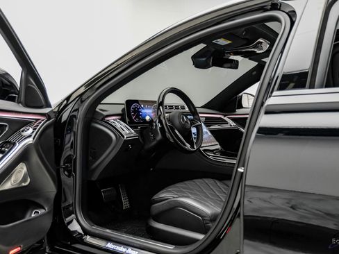 Used 2024 Mercedes-Benz S 580 4MATIC Sedan w/ AMG Line image 34