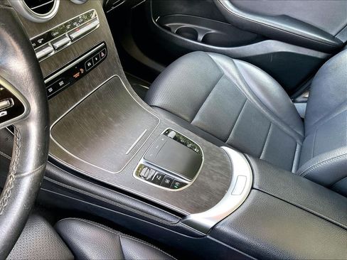 Used 2021 Mercedes-Benz GLC 300 4MATIC image 20