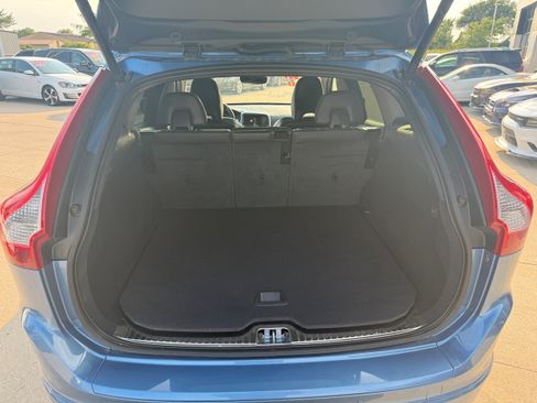 Used 2017 Volvo XC60 T5 Dynamic w/ Preferred Option Package FWD image 6
