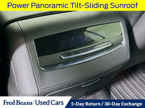 Used 2023 Cadillac Escalade ESV Premium Luxury AWD/4WD image 34