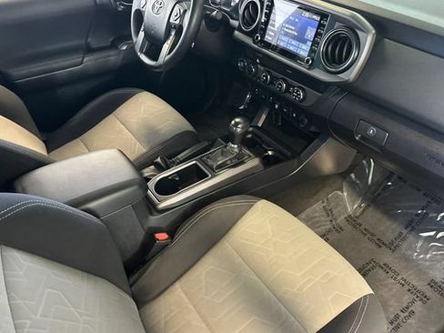 Certified 2020 Toyota Tacoma TRD Sport w/ Technology Package AWD/4WD image 19