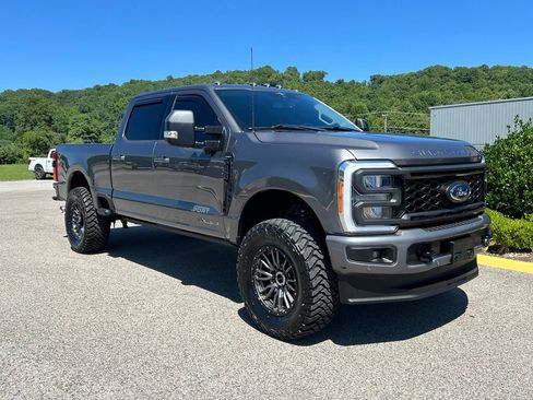 Used 2023 Ford F250 Lariat w/ Lariat Ultimate Package AWD/4WD image 21