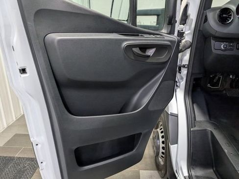 Used 2023 Mercedes-Benz Sprinter 3500 image 8