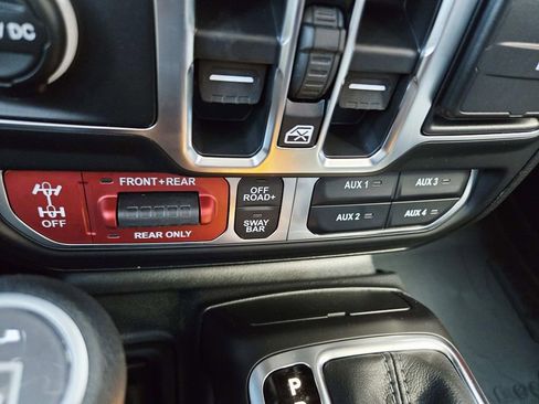 New 2026 Jeep Wrangler Unlimited Rubicon w/ Technology Group image 29