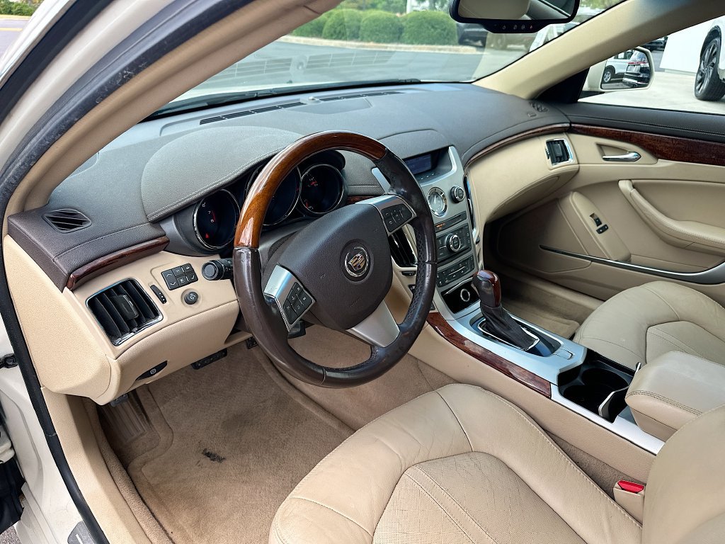 Used 2010 Cadillac CTS Luxury RWD image 10