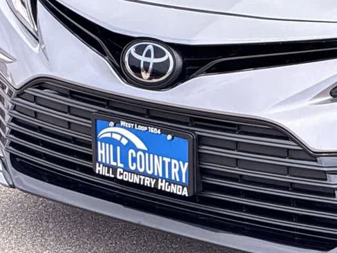 Used 2022 Toyota Camry LE FWD image 12