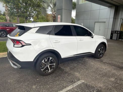 Used 2023 Kia Sportage EX FWD image 3