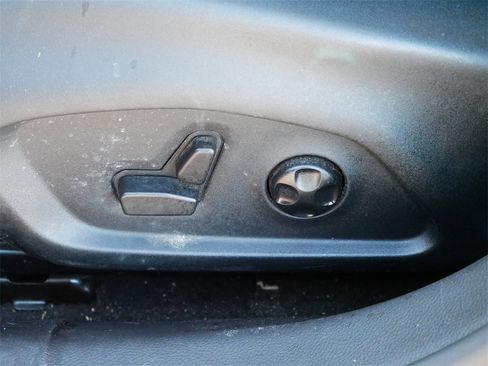 Used 2018 Jeep Compass Latitude w/ Popular Equipment Group image 20