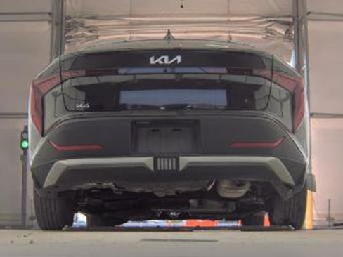 Used 2025 Kia K4 LXS image 8
