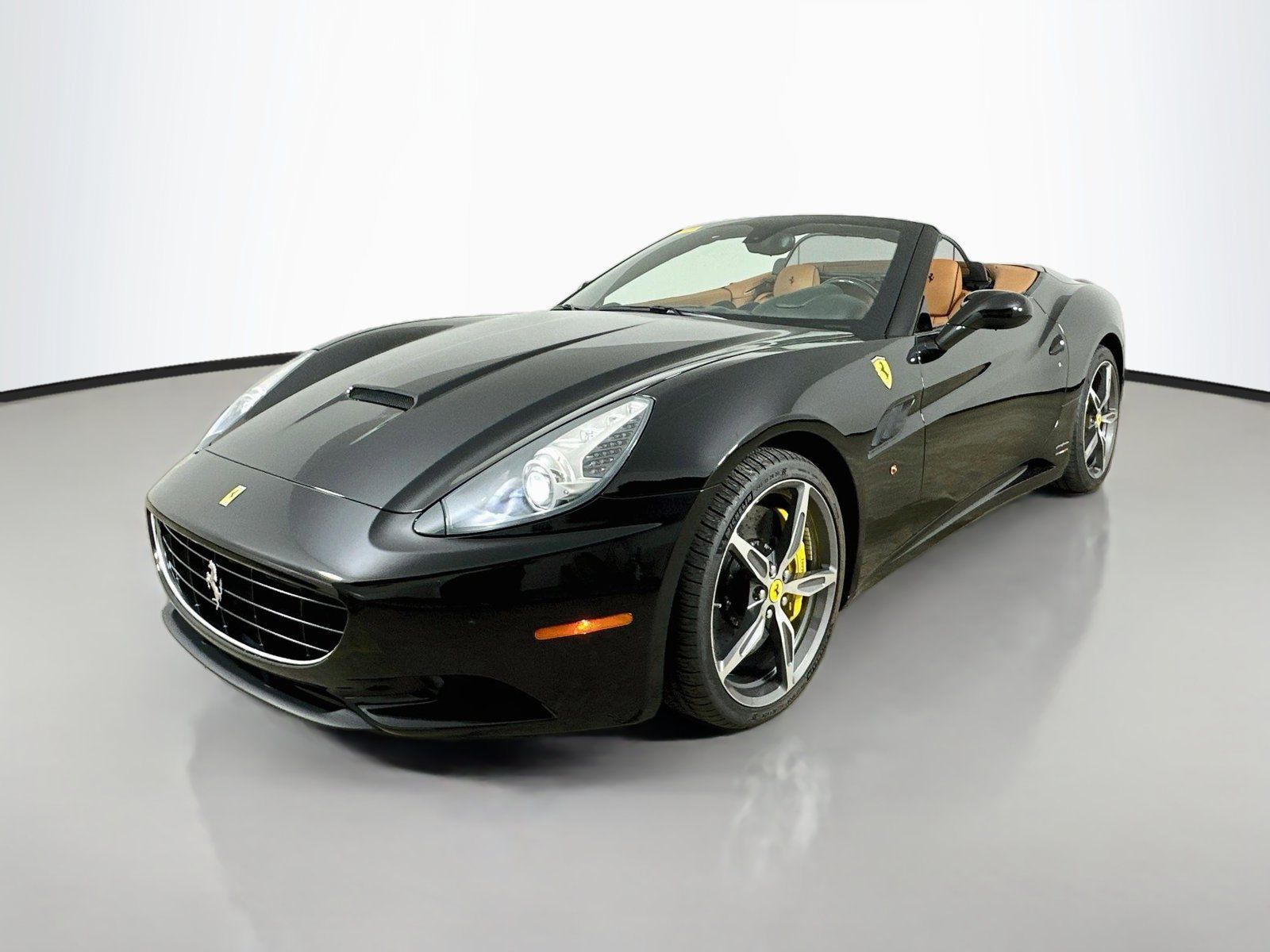 Used 2014 Ferrari California RWD image 66