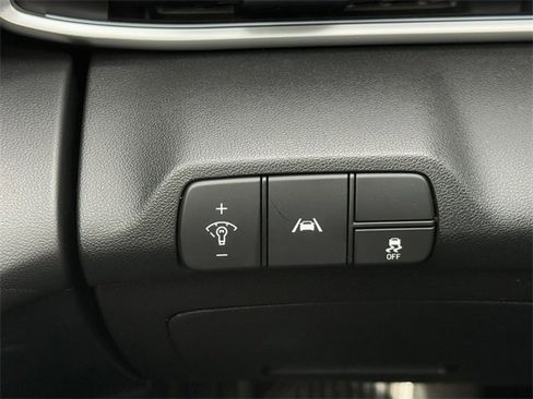 Used 2023 Hyundai Elantra Limited image 23