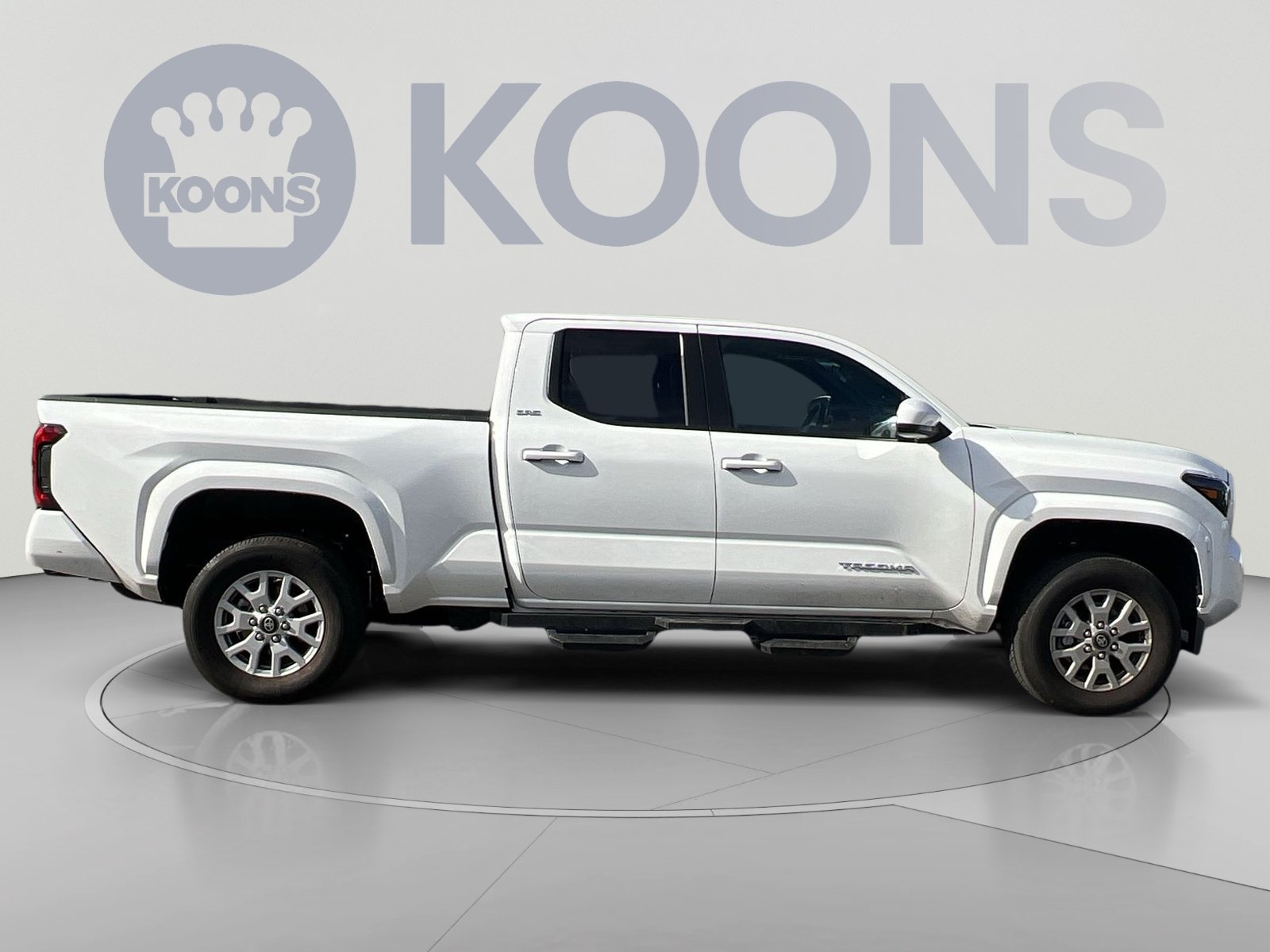 Used 2026 Toyota Tacoma SR5 AWD/4WD image 12