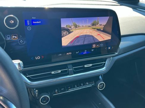 Used 2026 Chevrolet Equinox EV LT FWD image 22