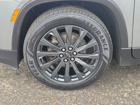 Used 2023 Chevrolet Traverse RS w/ LPO, Floor Liner Package AWD/4WD image 12