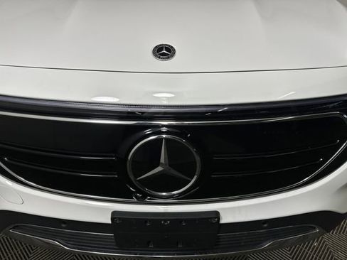Used 2023 Mercedes-Benz EQB 300 4MATIC w/ Pinnacle Package image 9