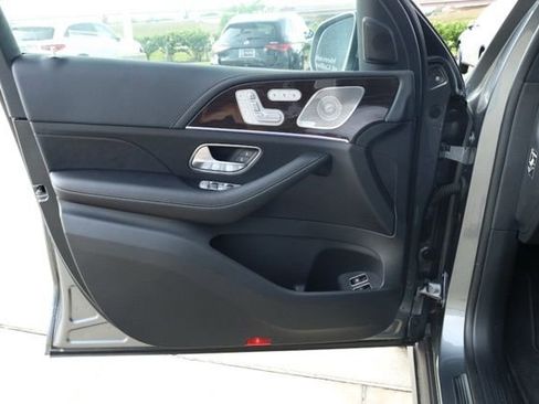 Used 2024 Mercedes-Benz GLE 450e 4MATIC image 23