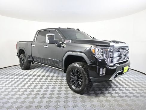 Used 2022 GMC Sierra 2500 Denali w/ Denali Black Diamond Edition AWD/4WD image 10