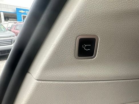 Used 2023 Chrysler Voyager LX FWD image 30