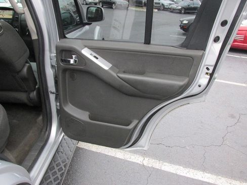 Used 2010 Nissan Pathfinder SE w/ SE Premium Journey Pkg AWD/4WD image 27