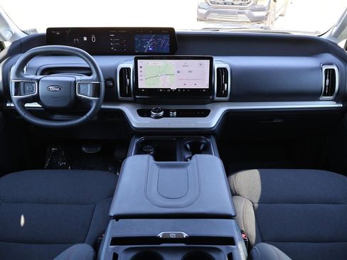 Certified 2025 Ford Expedition Active image 24