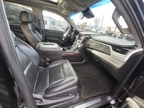 Used 2016 GMC Yukon XL SLT w/ Premium Edition image 25
