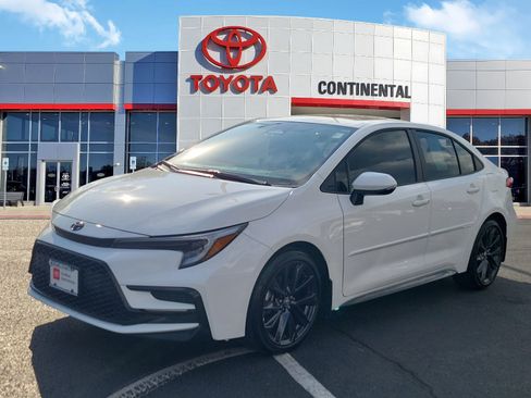 Certified 2025 Toyota Corolla SE w/ SE Premium Package FWD image 3